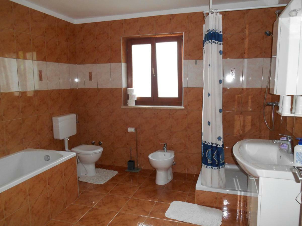 Appartamento Miadea Rovinjsko Selo Esterno foto